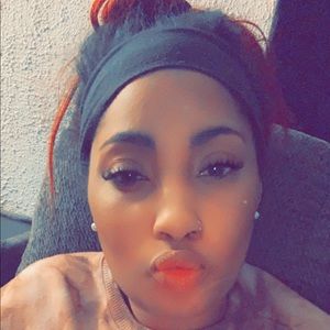 Meet your Posher, Tia